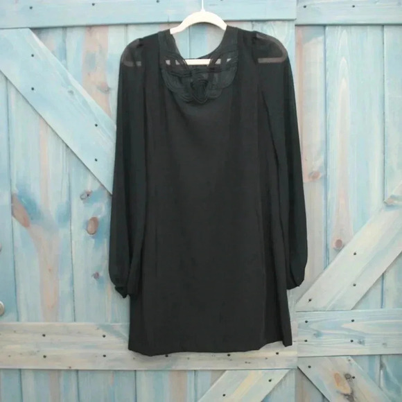 Laundry By Shelli Segal Dresses & Skirts - Black Long Sleeve Dress Laundry By Shelli Segal Dress 6 Small